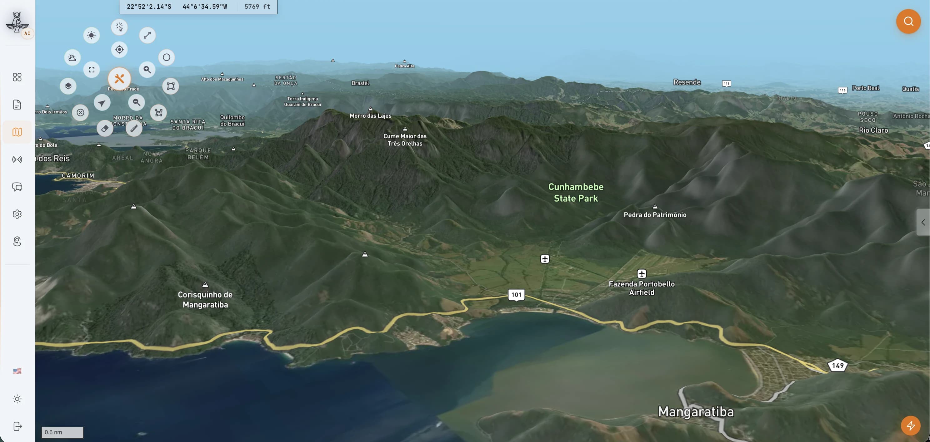 Tela demonstrativa do Ísis com visualização tridimensional do relevo no mapa operacional